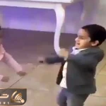 آواز شاد؛ یه ذره پسر با کت فاز گنده برداشت جوری ابهتی رقصید دلت نمیاد آدم بزرگ نبینیش