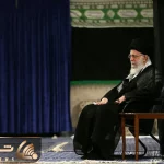 حضور رهبر معظم انقلاب در مراسم شب عاشورا در حسینیه امام خمینی