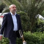 وزیر کار و رفاه اجتماعی: حذف یارانه دهک‌های ۸ تا ۱۰ کمکی به تأمین منابع کالابرگ نمی‌کند / با حذف سه دهک بالا تنها ۵ همت منبع مالی به دست می‌آید؛ برای کالابرگ هفت دهک دیگر به ۲۵ همت نیاز داریم