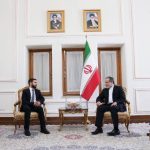 معاون وزیر خارجه ارمنستان با عراقچی دیدار کرد