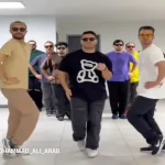 آواز شاد؛ پسرا جمع شدن دورهم رقص شکم رو ویبره میرن چربی سوزیشون تضمینیه