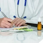 ۸۰ درصد مدعیان درمان در فضای مجازی پزشک نیستند
