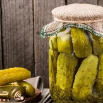 آموزش آشپزی؛ درست کردن خیارشور ترد و خوشمزه با ماندگاری بالا با تمام نکات