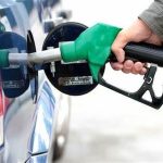 شرکتی بنزین ویژه خود را با قیمت ۶۰ هزار تومان به عرضه رسانده؛ بعد از دریافت بنزین توسط توزیع کنندگان به جایگاه‌ها عرضه می‌شود