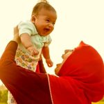 کارت امید مادر از ابتدای سال ۱۴۰۵ صادر خواهد شد / تمامی نوزادانی که از تاریخ اول فروردین ۱۴۰۵ و پس از آن متولد شده باشند مشمول دریافت این کارت می‌شوند / این کارت تا ۲۴ ماه پس از تولد نوزاد به شکل ماهانه ۲ میلیون تومان شارژ می‌شود