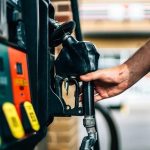 توضیحات سخنگوی دولت درباره جزئیات تصمیم جدید برای بنزین ۳ نرخی: جمع‌بندی دولت بر این بود که خودرو‌های نو شماره نیز مشمول نرخ آزاد باشند، این موضوع در دولت دارای موافقان و مخالفانی بود / وزارت نفت به‌زودی سامانه‌ای ارائه خواهد کرد که براساس آن تنها یک کارت سوخت هر فرد مشمول سهمیه‌های ۱۵۰۰ و ۳۰۰۰ تومان خواهد بود / جزئیات بیشتر توسط دستگاه‌های مسئول تشریح خواهد شد