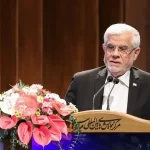 عارف: برخی اختیارات به دانشگاه‌ها بازگردانده شود